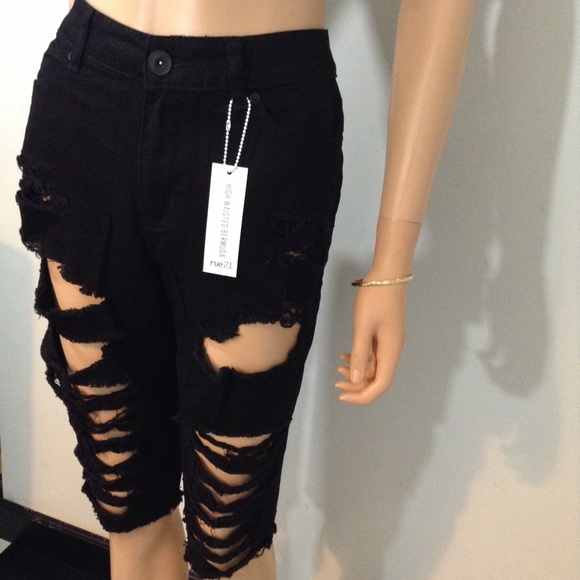 Ripped Design Bermuda Shorts (Last 1) - Picture 4 of 7